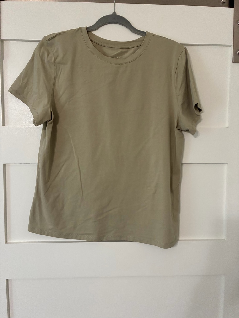 Women’s Sleeve Tee in Olive Green